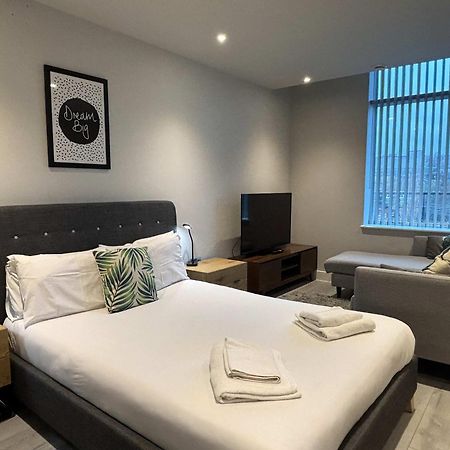 Modern Studio In Bracknell With Free Parking Zewnętrze zdjęcie