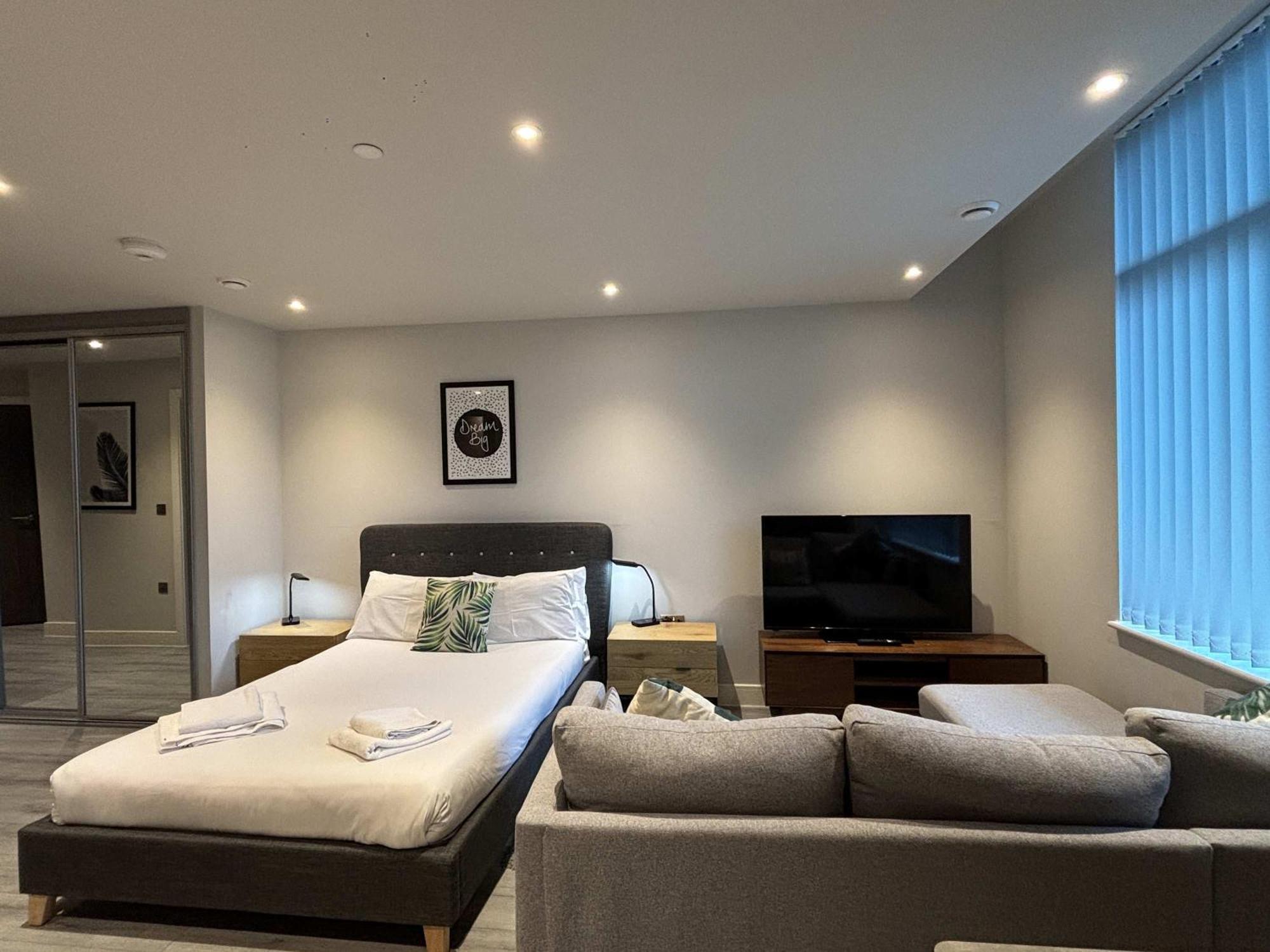 Modern Studio In Bracknell With Free Parking Zewnętrze zdjęcie