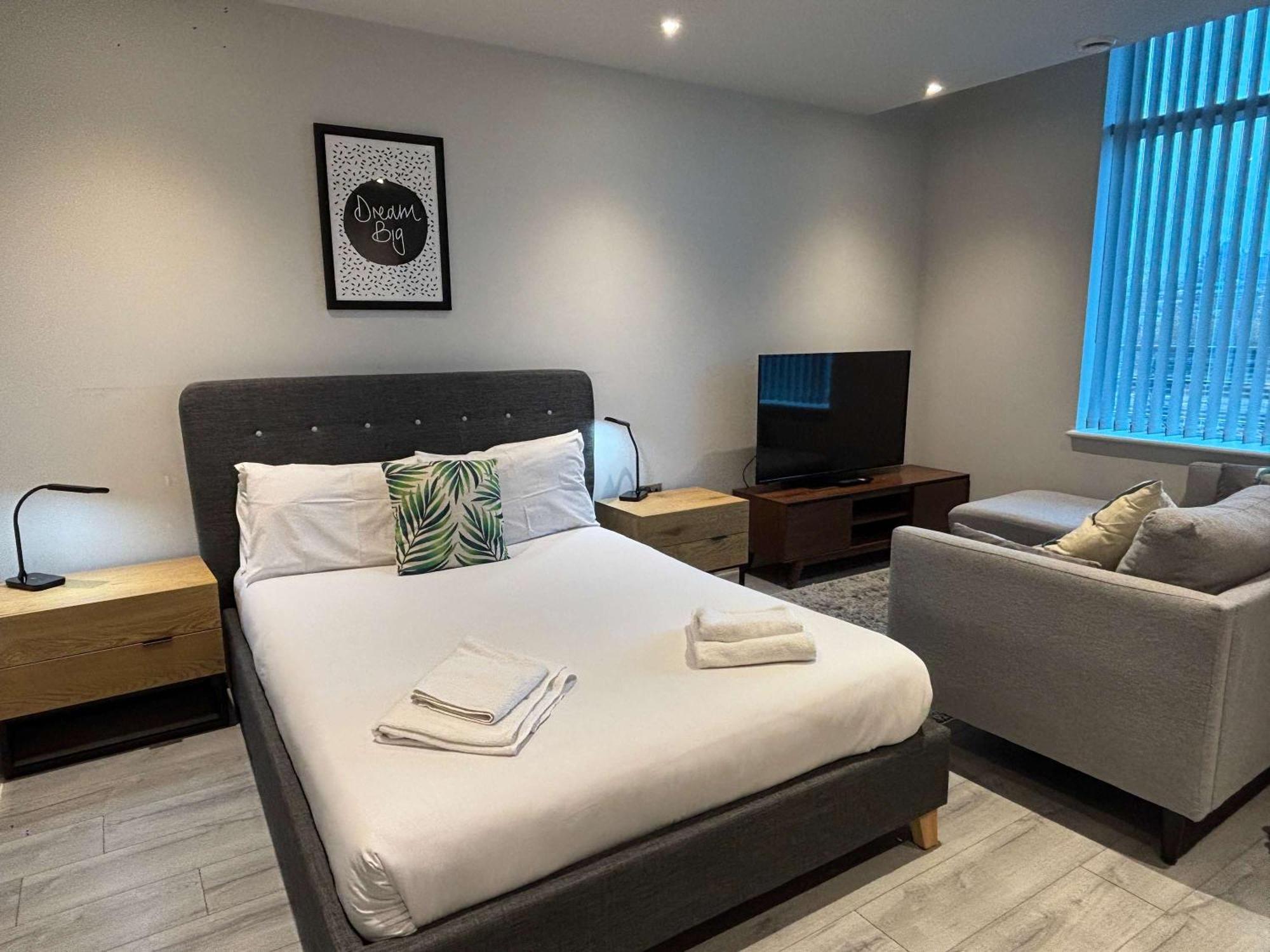 Modern Studio In Bracknell With Free Parking Zewnętrze zdjęcie