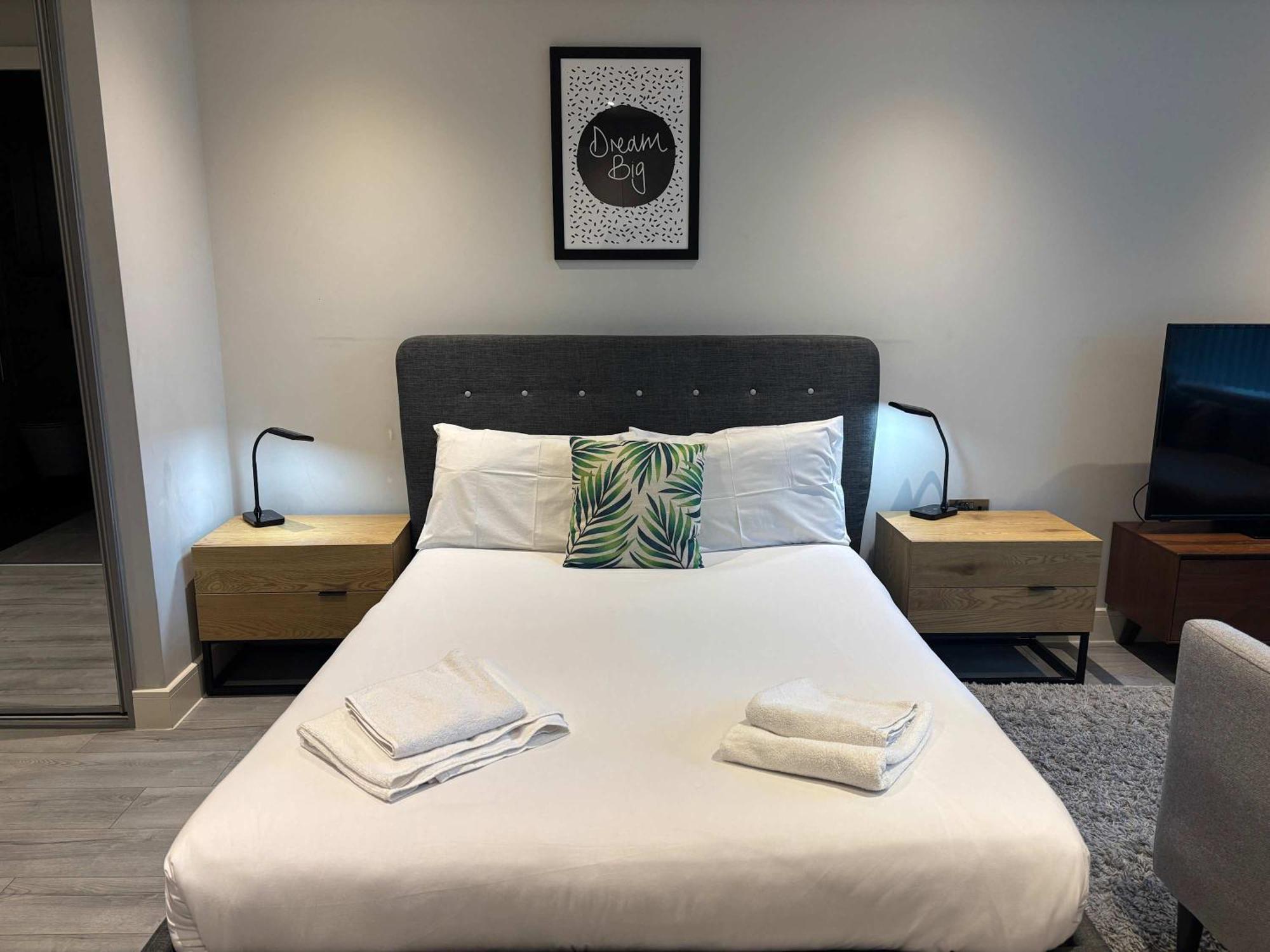 Modern Studio In Bracknell With Free Parking Zewnętrze zdjęcie